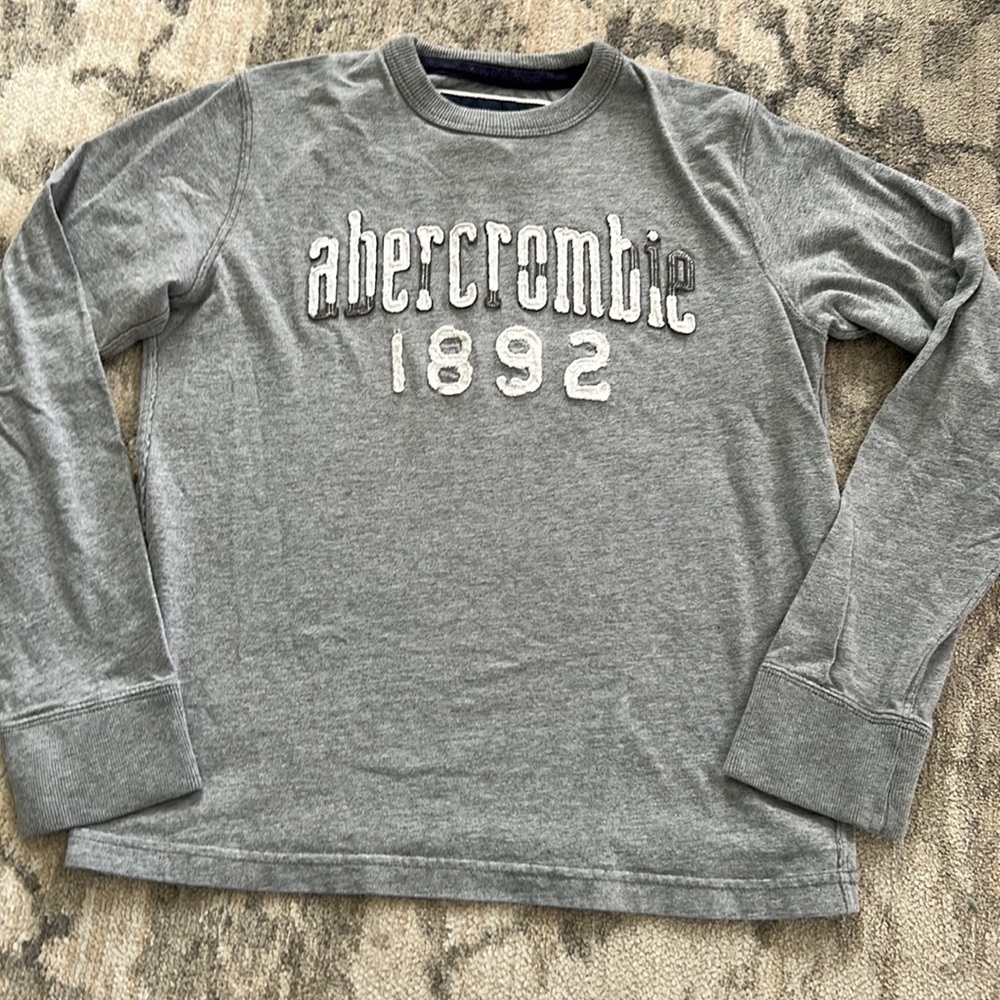 Abercrombie long sleeve light sweatshirt